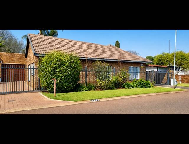5 BEDROOM HOUSE FOR SALE IN WIERDA PARK